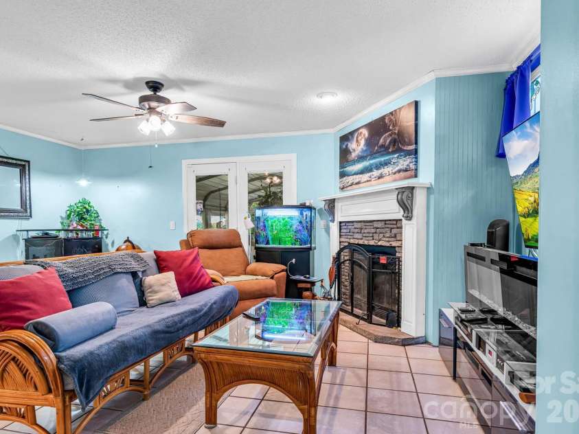 515 Wafford Road, Lexington, NC 27292.  MLS# CAR4407039, YatesRealty ID 39444. 