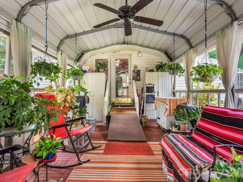 515 Wafford Road, Lexington, NC 27292.  MLS# CAR4407039, YatesRealty ID 39444. 