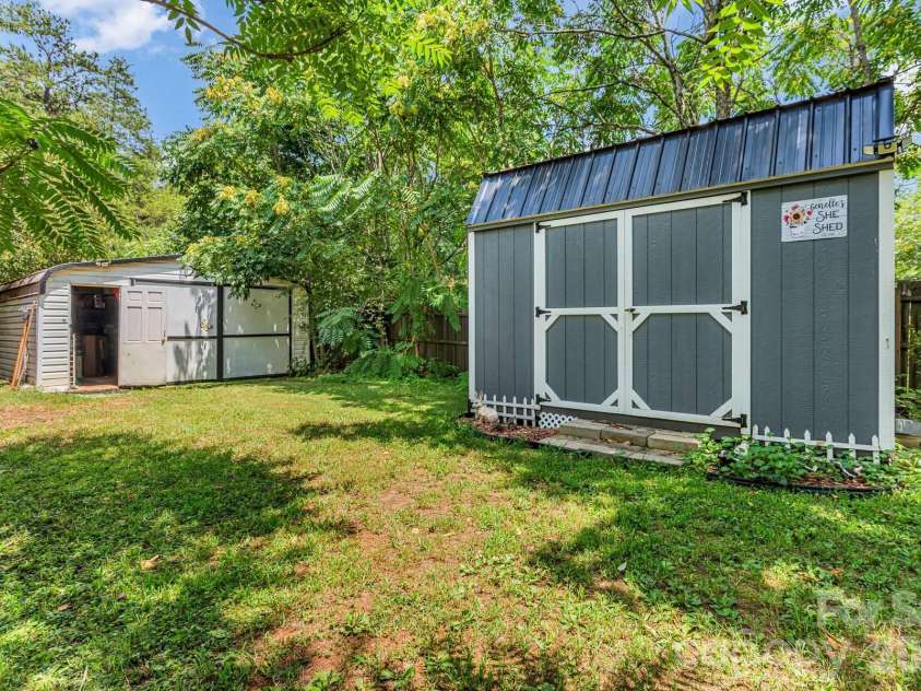 515 Wafford Road, Lexington, NC 27292.  MLS# CAR4407039, YatesRealty ID 39444. 