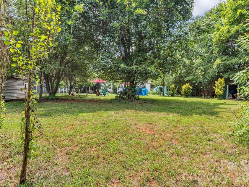 515 Wafford Road, Lexington, NC 27292.  MLS# CAR4407039, YatesRealty ID 39444. 