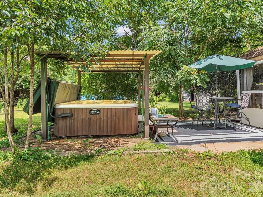 515 Wafford Road, Lexington, NC 27292.  MLS# CAR4407039, YatesRealty ID 39444. 