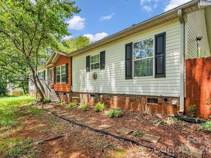 515 Wafford Road, Lexington, NC 27292.  MLS# CAR4407039, YatesRealty ID 39444. 
