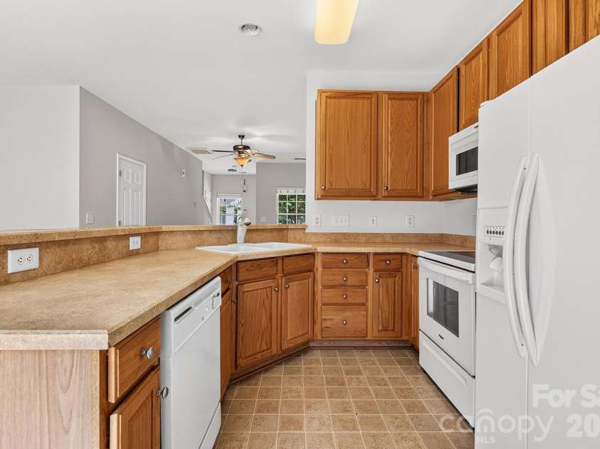 8618 Twined Creek Lane, Charlotte, NC 28227.  MLS# CAR4406032, YatesRealty ID 39445. 