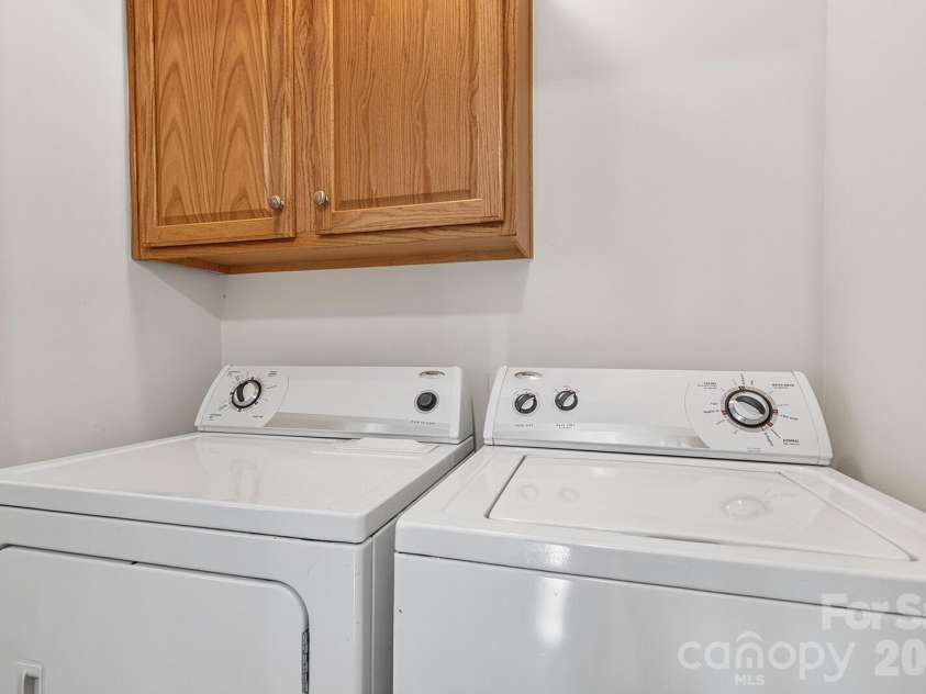 8618 Twined Creek Lane, Charlotte, NC 28227.  MLS# CAR4406032, YatesRealty ID 39445. 