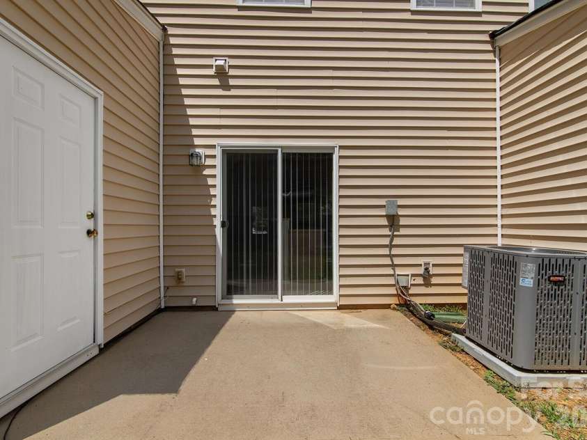 8618 Twined Creek Lane, Charlotte, NC 28227.  MLS# CAR4406032, YatesRealty ID 39445. 