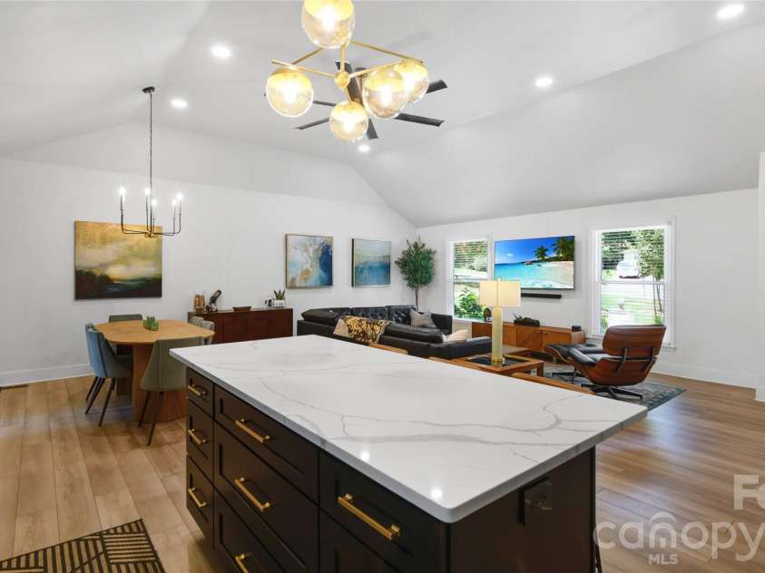 1634 Lumarka Drive, Charlotte, NC 28212.  MLS# CAR4387131, YatesRealty ID 39446. 