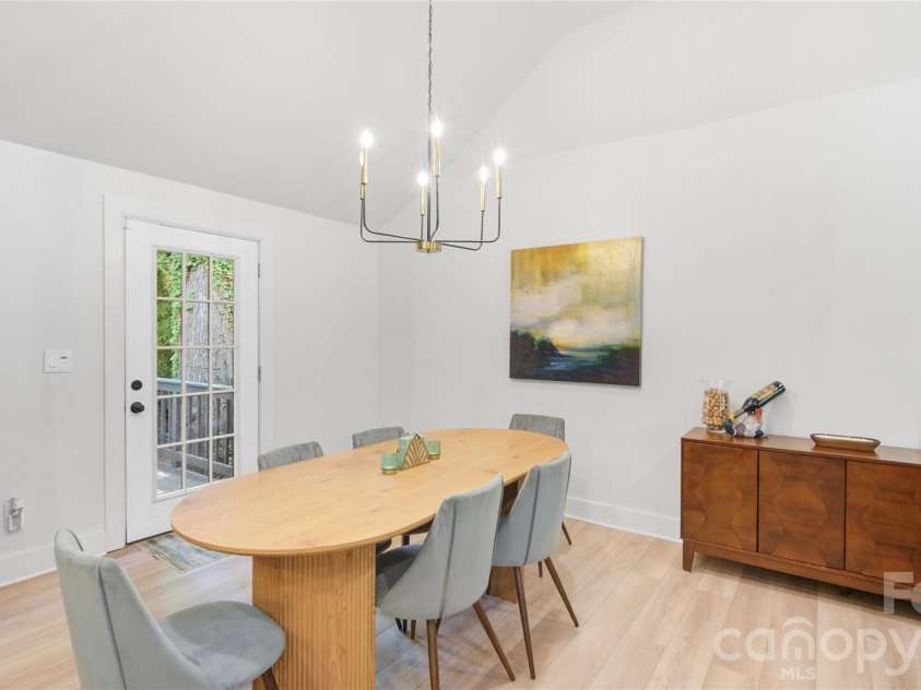 1634 Lumarka Drive, Charlotte, NC 28212.  MLS# CAR4387131, YatesRealty ID 39446. 