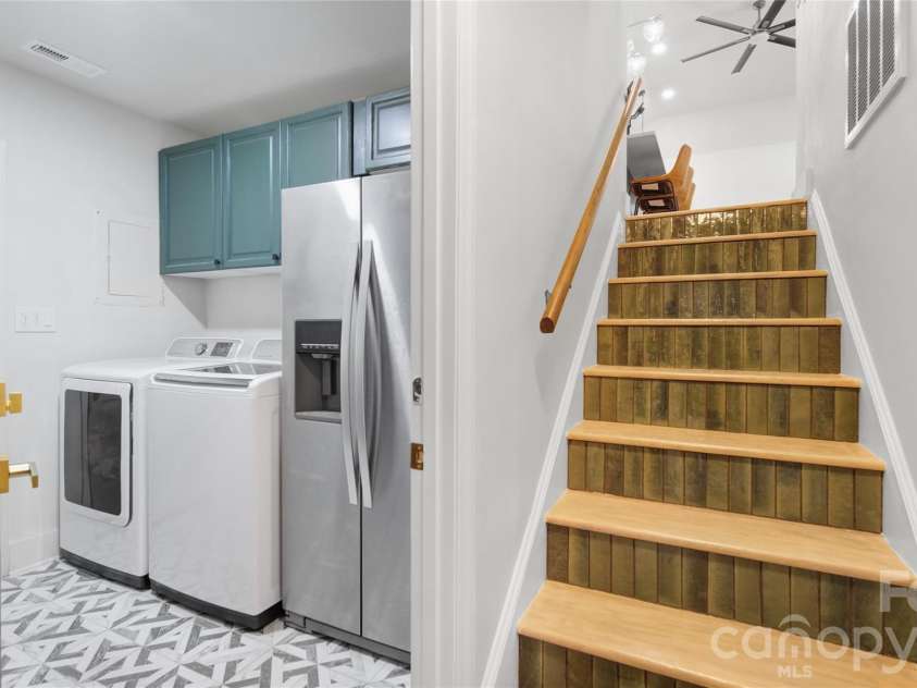 1634 Lumarka Drive, Charlotte, NC 28212.  MLS# CAR4387131, YatesRealty ID 39446. 