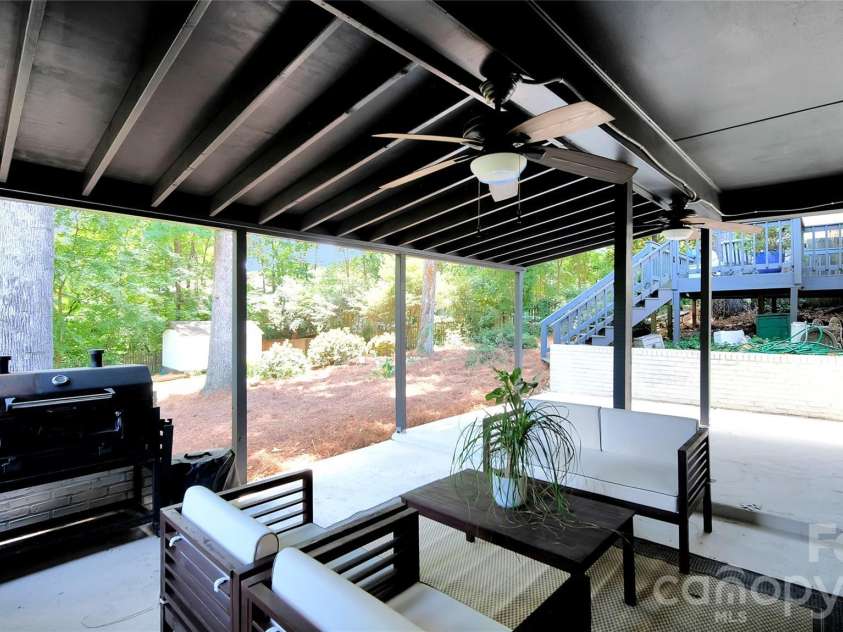 1634 Lumarka Drive, Charlotte, NC 28212.  MLS# CAR4387131, YatesRealty ID 39446. 