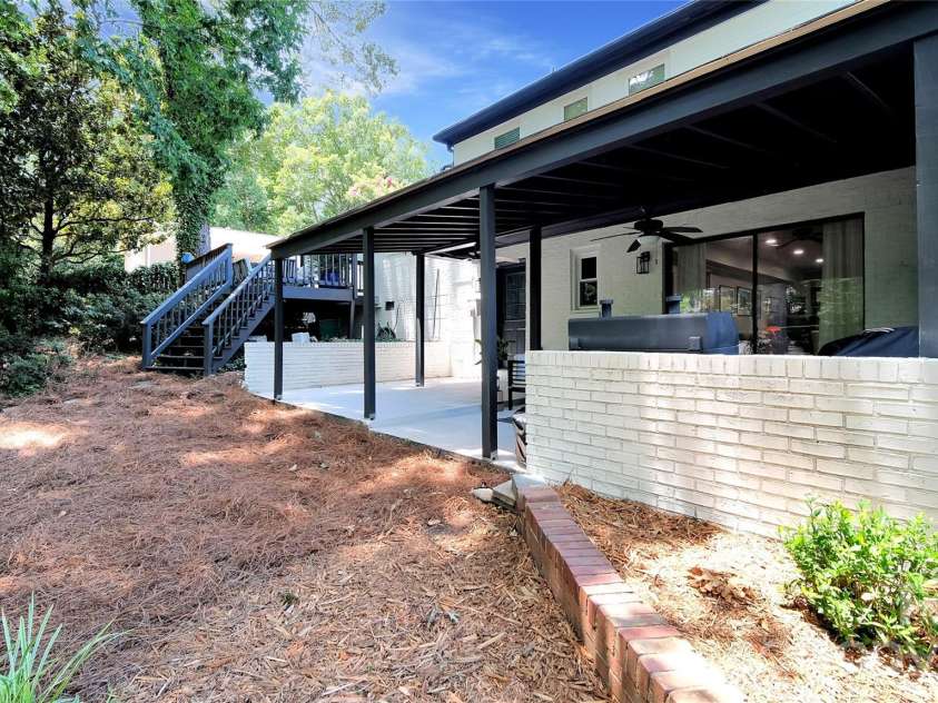 1634 Lumarka Drive, Charlotte, NC 28212.  MLS# CAR4387131, YatesRealty ID 39446. 