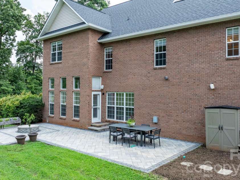 1221 Willow Creek Drive, Newton, NC 28658.  MLS# CAR4345210, YatesRealty ID 3945. 