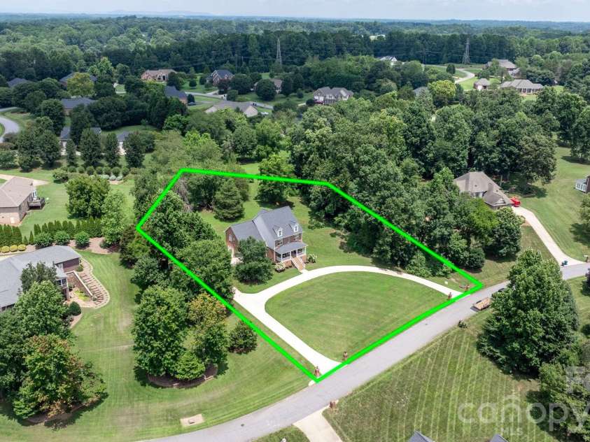1221 Willow Creek Drive, Newton, NC 28658.  MLS# CAR4345210, YatesRealty ID 3945. 