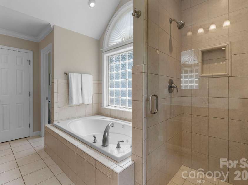 1221 Willow Creek Drive, Newton, NC 28658.  MLS# CAR4345210, YatesRealty ID 3945. 