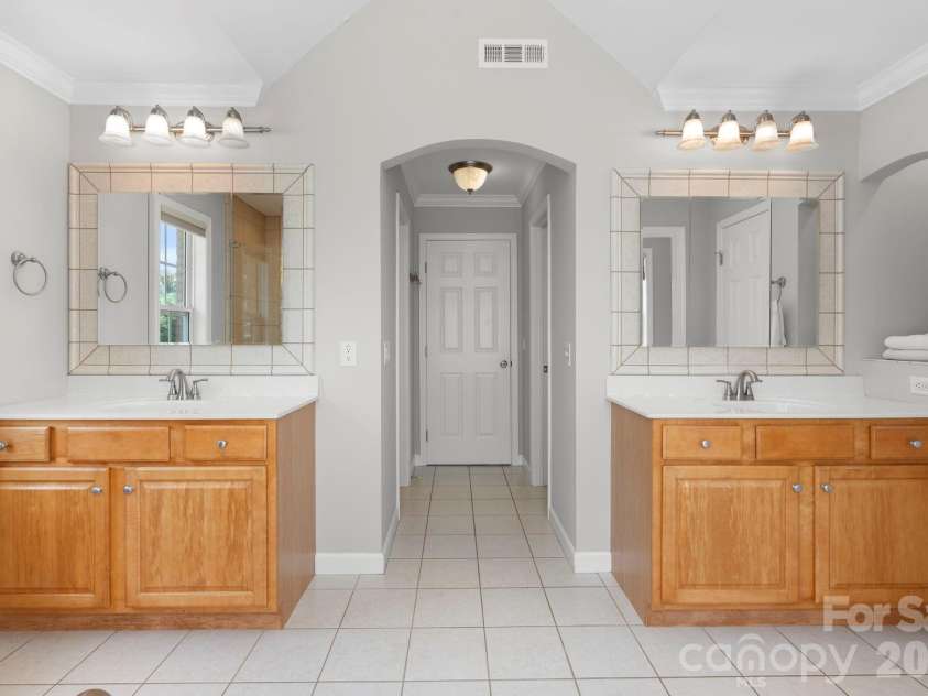 1221 Willow Creek Drive, Newton, NC 28658.  MLS# CAR4345210, YatesRealty ID 3945. 