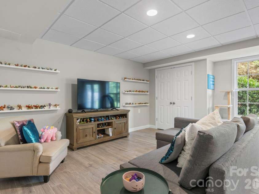 1221 Willow Creek Drive, Newton, NC 28658.  MLS# CAR4345210, YatesRealty ID 3945. 