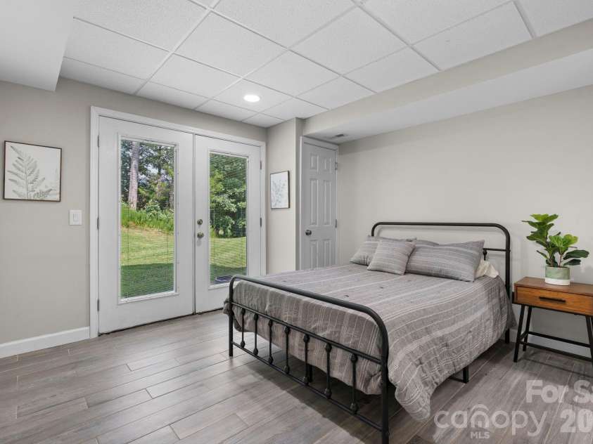 1221 Willow Creek Drive, Newton, NC 28658.  MLS# CAR4345210, YatesRealty ID 3945. 
