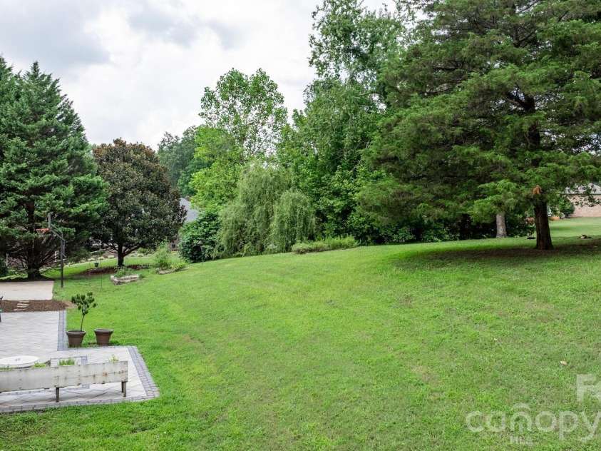 1221 Willow Creek Drive, Newton, NC 28658.  MLS# CAR4345210, YatesRealty ID 3945. 