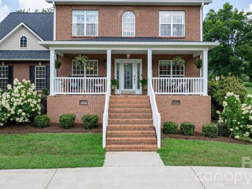 1221 Willow Creek Drive, Newton, NC 28658.  MLS# CAR4345210, YatesRealty ID 3945. 