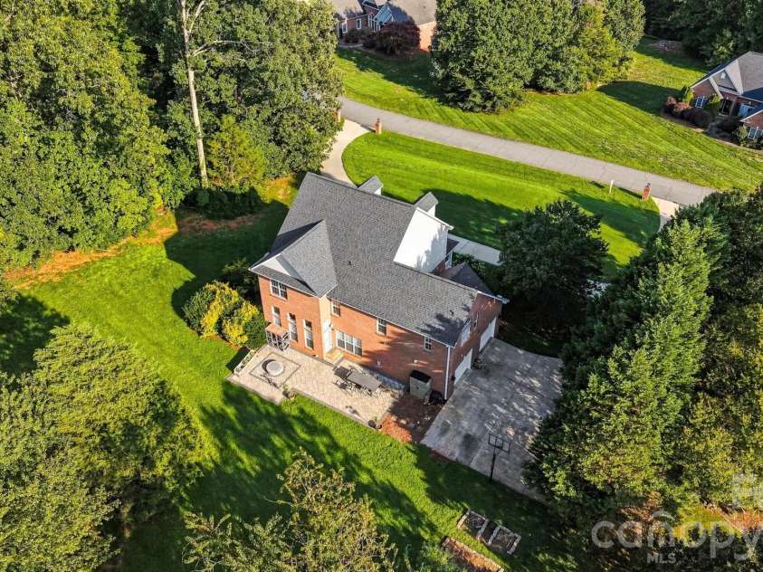 1221 Willow Creek Drive, Newton, NC 28658.  MLS# CAR4419040, YatesRealty ID 3945. 