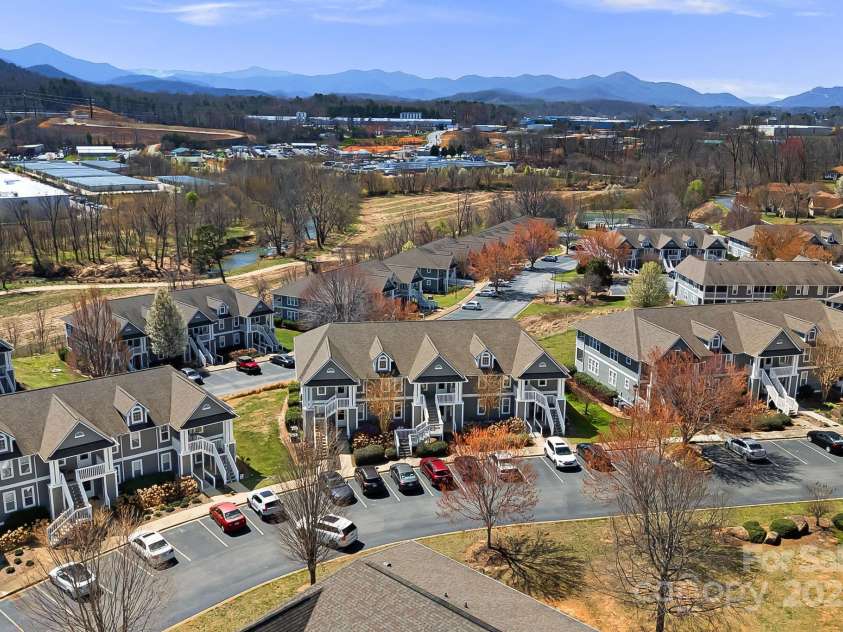 4603 Breakers Lane, Asheville, NC 28806.  MLS# CAR4241235, YatesRealty ID 3945. 