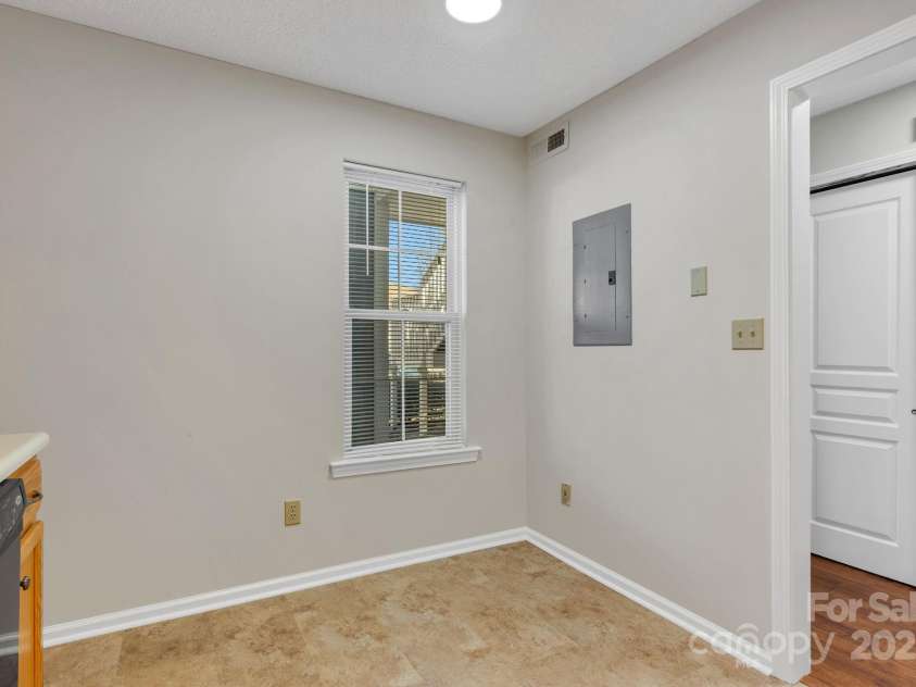 4603 Breakers Lane, Asheville, NC 28806.  MLS# CAR4315924, YatesRealty ID 3945. Breakfast Area