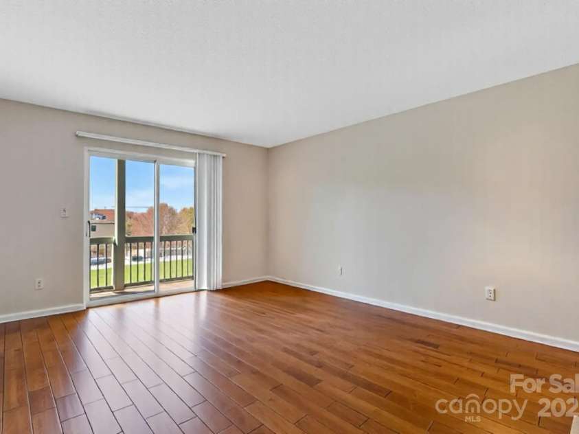 4603 Breakers Lane, Asheville, NC 28806.  MLS# CAR4315924, YatesRealty ID 3945. Living Room