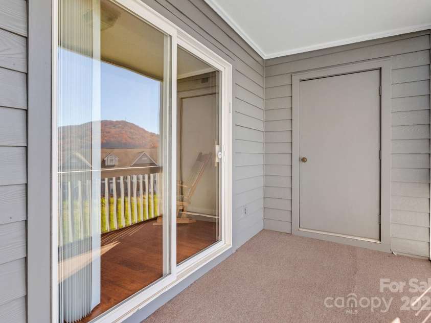 4603 Breakers Lane, Asheville, NC 28806.  MLS# CAR4315924, YatesRealty ID 3945. Screen In Porch