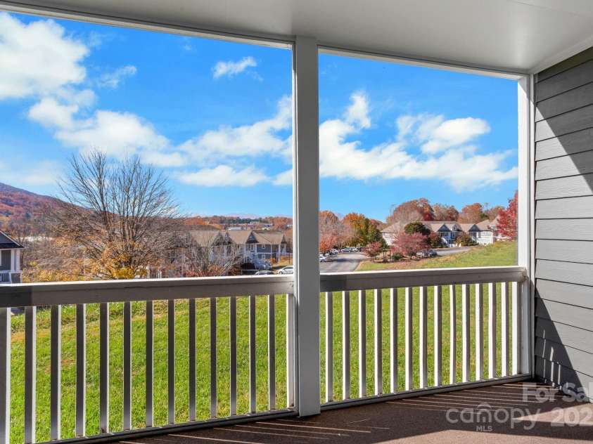 4603 Breakers Lane, Asheville, NC 28806.  MLS# CAR4315924, YatesRealty ID 3945. Screened In Porch