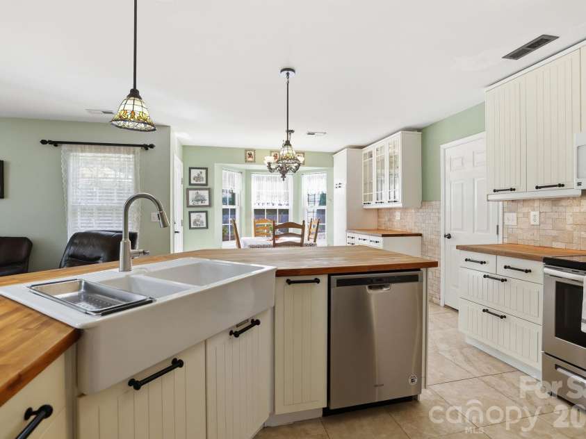 6306 Trevor Simpson Drive, Indian Trail, NC 28079.  MLS# CAR4405215, YatesRealty ID 39450. 