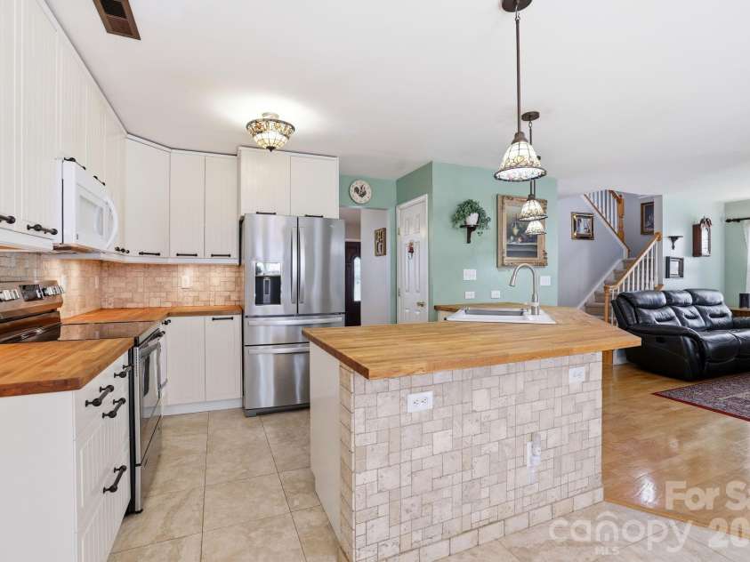 6306 Trevor Simpson Drive, Indian Trail, NC 28079.  MLS# CAR4405215, YatesRealty ID 39450. 