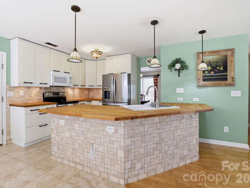 6306 Trevor Simpson Drive, Indian Trail, NC 28079.  MLS# CAR4405215, YatesRealty ID 39450. 