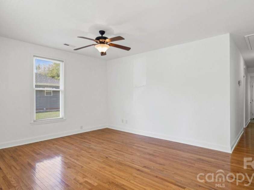 109 Globe Street, Mount Holly, NC 28120.  MLS# CAR4388985, YatesRealty ID 39451. 