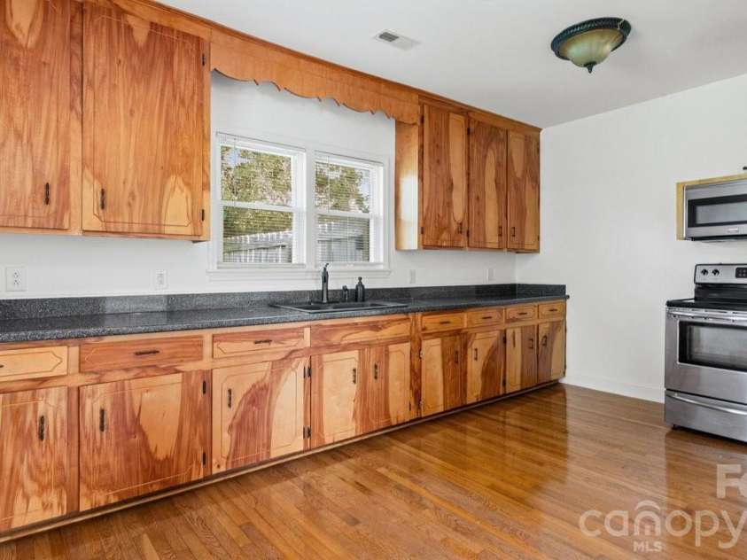 109 Globe Street, Mount Holly, NC 28120.  MLS# CAR4388985, YatesRealty ID 39451. 