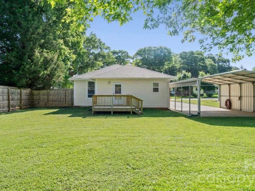 109 Globe Street, Mount Holly, NC 28120.  MLS# CAR4388985, YatesRealty ID 39451. 