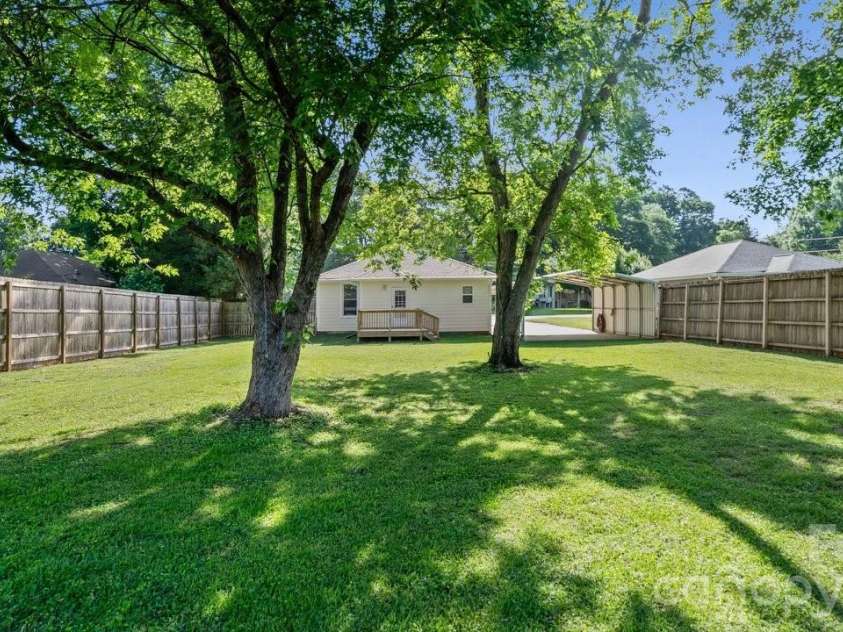 109 Globe Street, Mount Holly, NC 28120.  MLS# CAR4388985, YatesRealty ID 39451. 