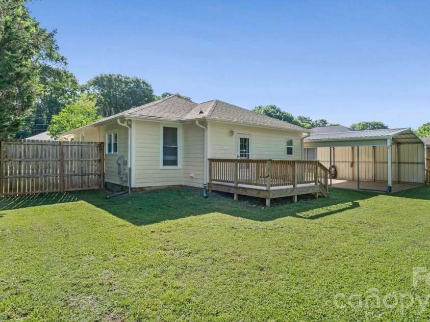 109 Globe Street, Mount Holly, NC 28120.  MLS# CAR4388985, YatesRealty ID 39451. 