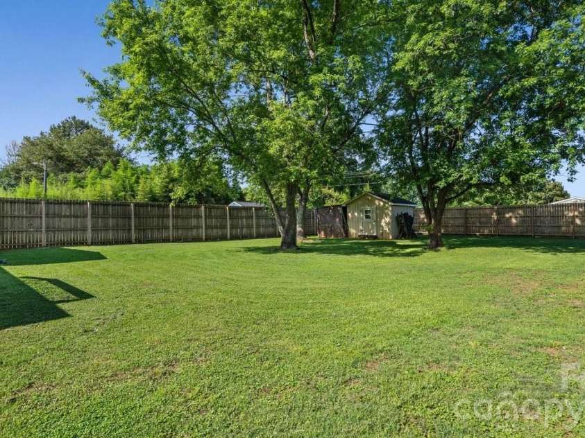 109 Globe Street, Mount Holly, NC 28120.  MLS# CAR4388985, YatesRealty ID 39451. 