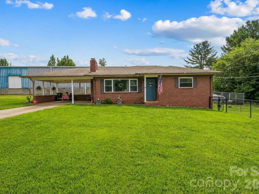 691 Central Street, Hudson, NC 28638.  MLS# CAR4407003, YatesRealty ID 39453. 