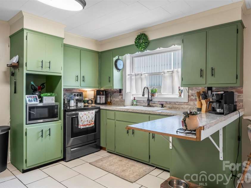 691 Central Street, Hudson, NC 28638.  MLS# CAR4407003, YatesRealty ID 39453. 