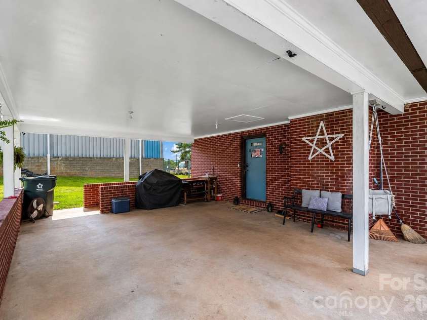 691 Central Street, Hudson, NC 28638.  MLS# CAR4407003, YatesRealty ID 39453. 
