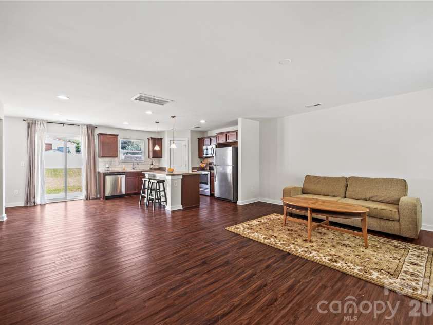 105 Beam Drive, Mooresville, NC 28115.  MLS# CAR4404578, YatesRealty ID 39454. Open floorplan flows seamlessly