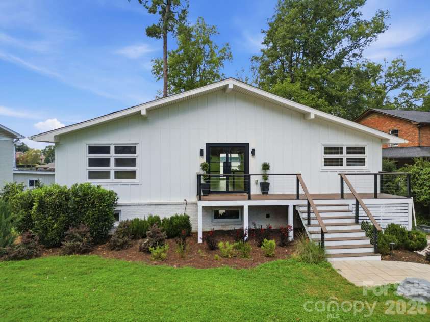 21101 Island Forest Drive, Cornelius, NC 28031.  MLS# CAR4401080, YatesRealty ID 39455. 