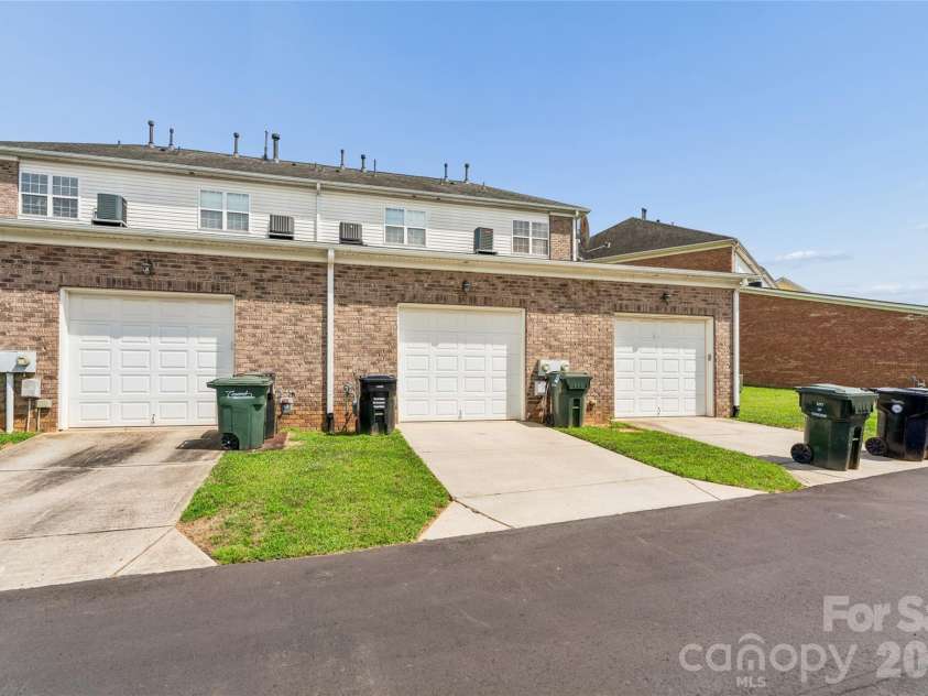 397 Dumbarton Street, Concord, NC 28027.  MLS# CAR4405398, YatesRealty ID 39457. 