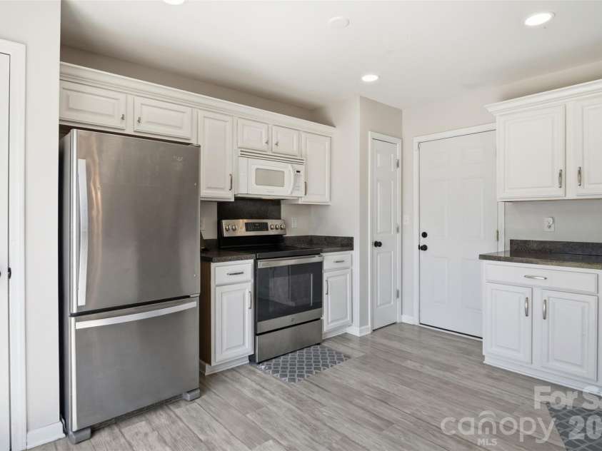 377 Pelling Drive, York, SC 29745.  MLS# CAR4405806, YatesRealty ID 39459. 