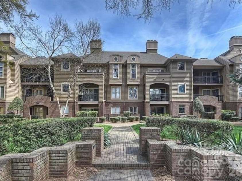 1101 #44 Morehead Street, Charlotte, NC 28204.  MLS# CAR4336369, YatesRealty ID 3946. Front 