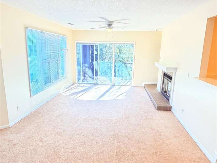 1101 #44 Morehead Street, Charlotte, NC 28204.  MLS# CAR4336369, YatesRealty ID 3946. Living Room