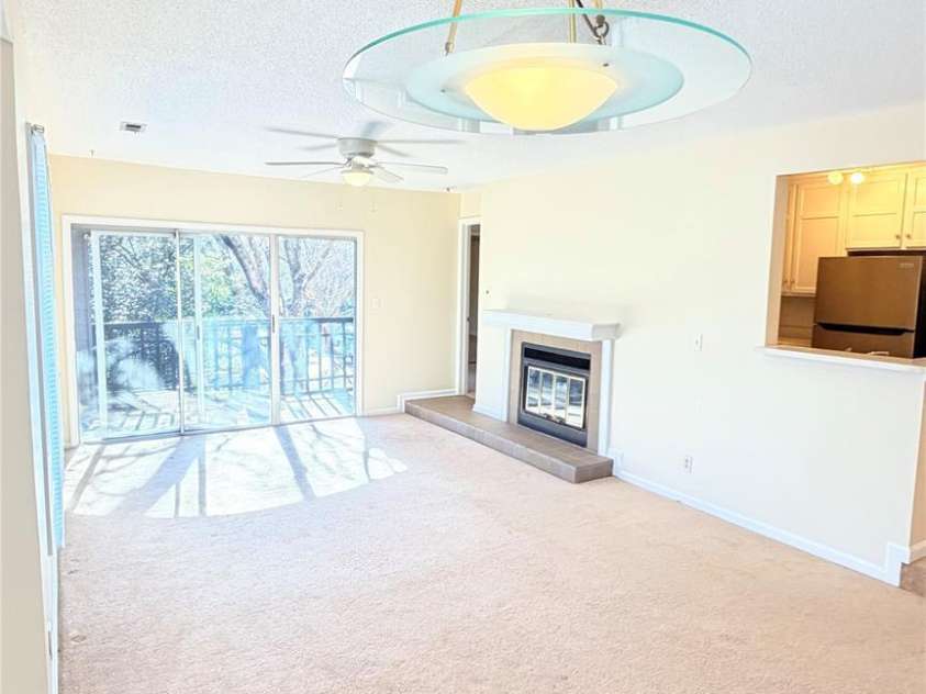 1101 #44 Morehead Street, Charlotte, NC 28204.  MLS# CAR4336369, YatesRealty ID 3946. Living Room