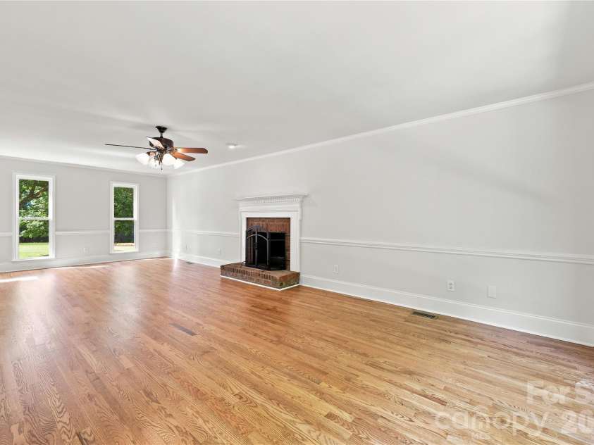 122 Tattersall Drive, Statesville, NC 28677.  MLS# CAR4402896, YatesRealty ID 39462. 