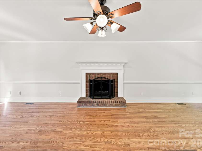 122 Tattersall Drive, Statesville, NC 28677.  MLS# CAR4402896, YatesRealty ID 39462. 
