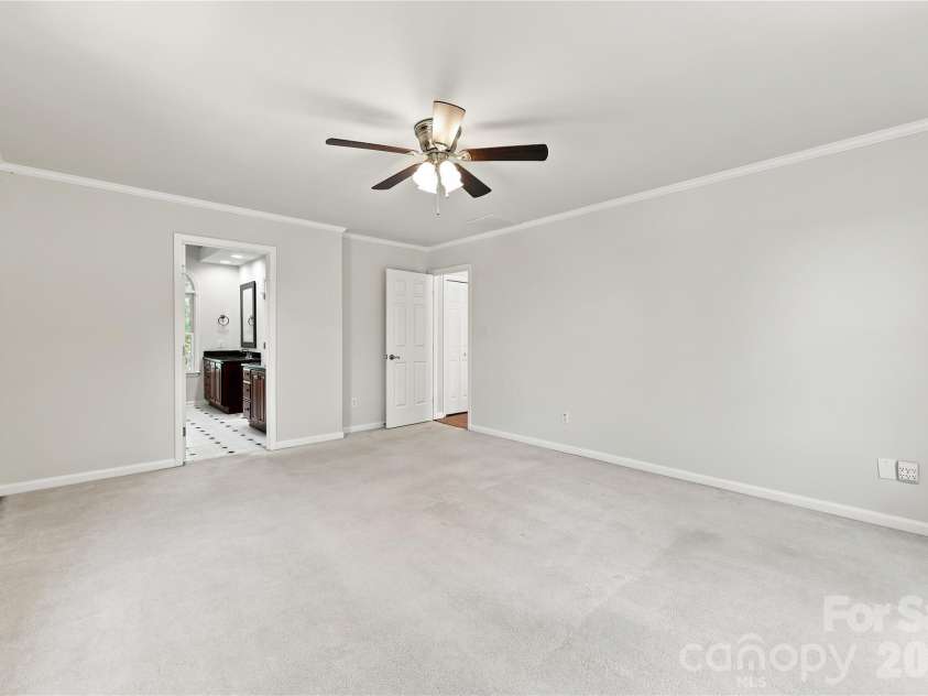 122 Tattersall Drive, Statesville, NC 28677.  MLS# CAR4402896, YatesRealty ID 39462. 